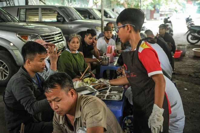 “Phiên Chợ Trái Tim”: Mái nhà của những trái tim thiện nguyện - Ảnh 38.