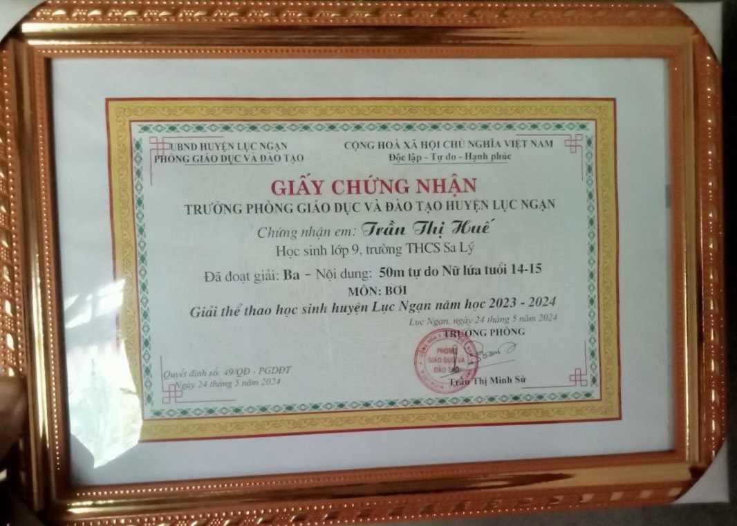 Vợ “còng lưng” chạy chữa cho chồng bị bệnh hiểm nghèo và ba con thơ- Ảnh 8.