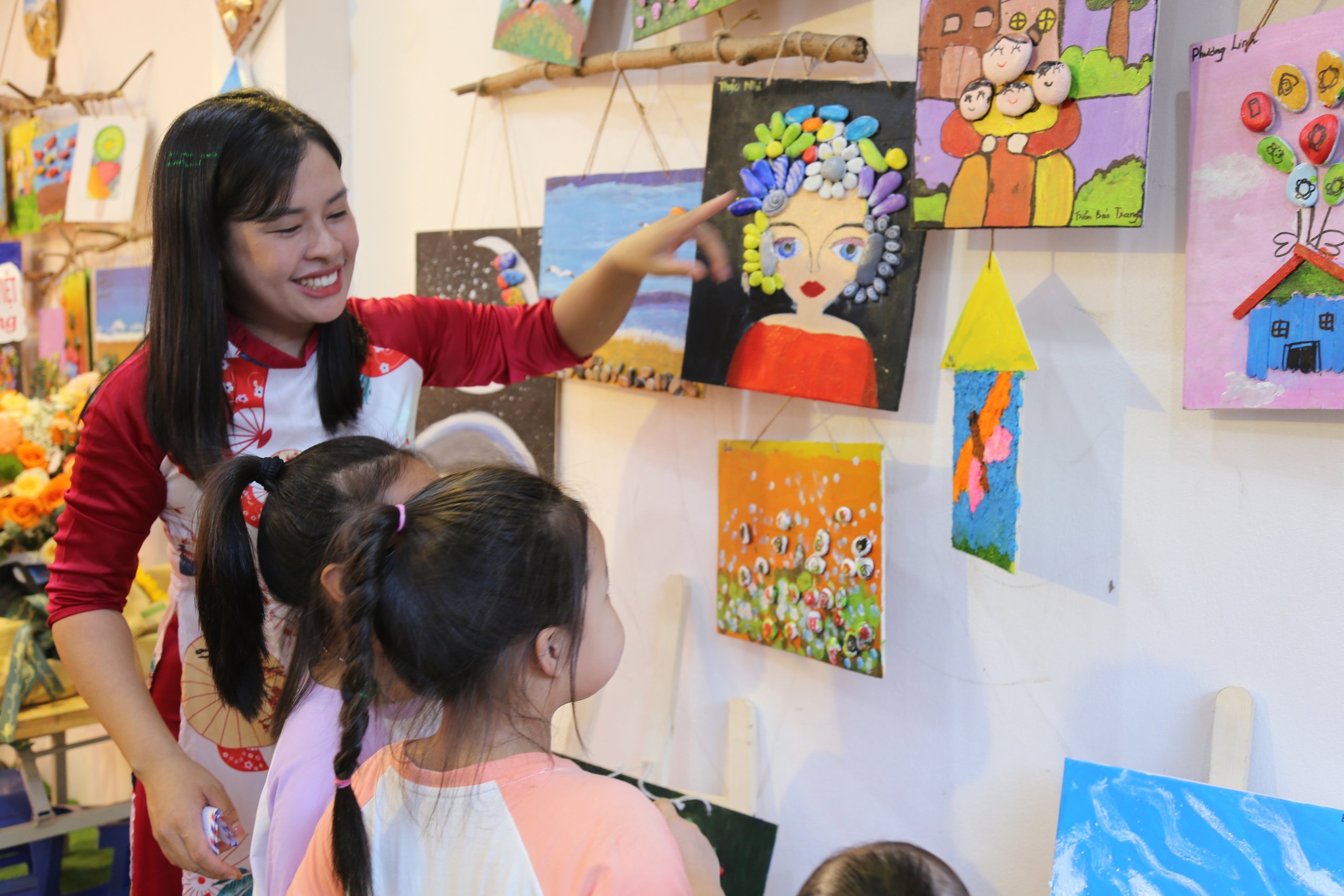 CLB Nghệ thuật Thanh Trì tổ chức triển lãm gây quỹ ủng hộ Chương trình Trăng Đại Ngàn 2024- Ảnh 1.