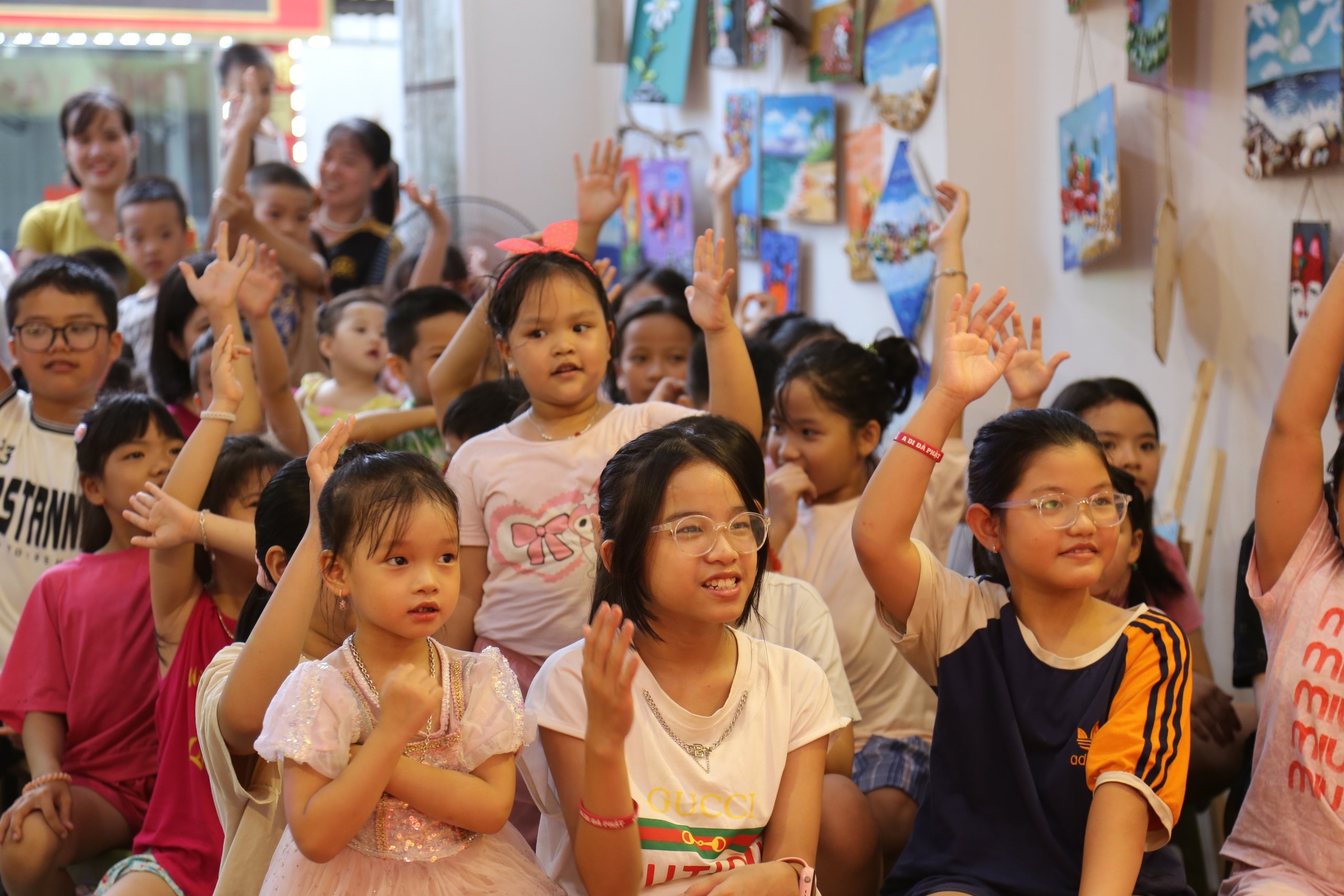 CLB Nghệ thuật Thanh Trì tổ chức triển lãm gây quỹ ủng hộ Chương trình Trăng Đại Ngàn 2024- Ảnh 5.