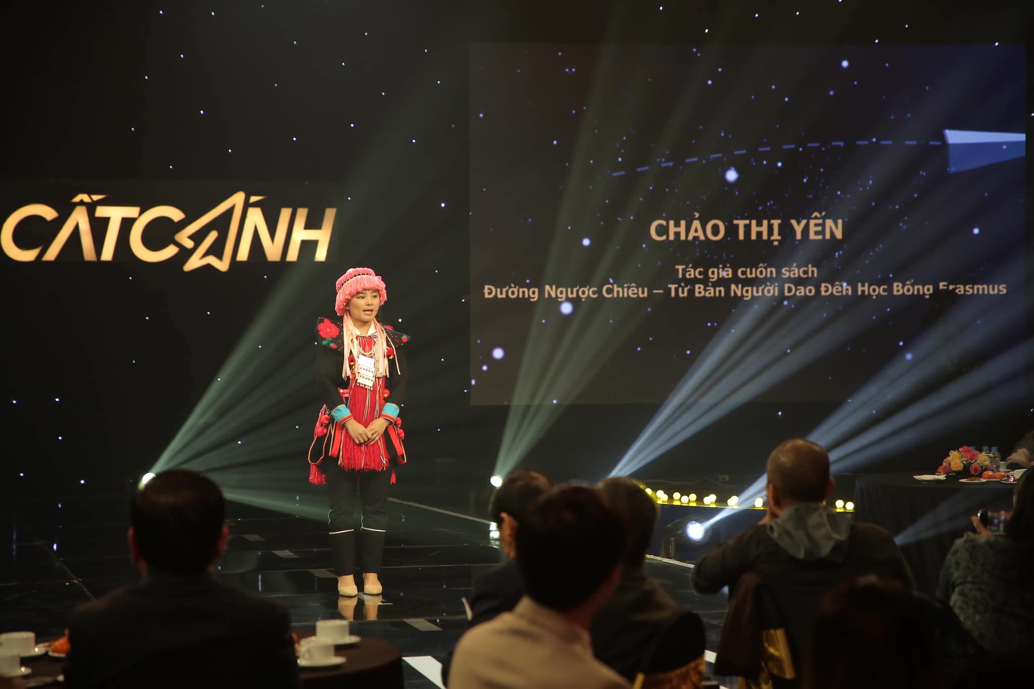 "Đi giữa trời rực rỡ" để lại bài học gì khi làm phim về đề tài dân tộc thiểu số?- Ảnh 8.
