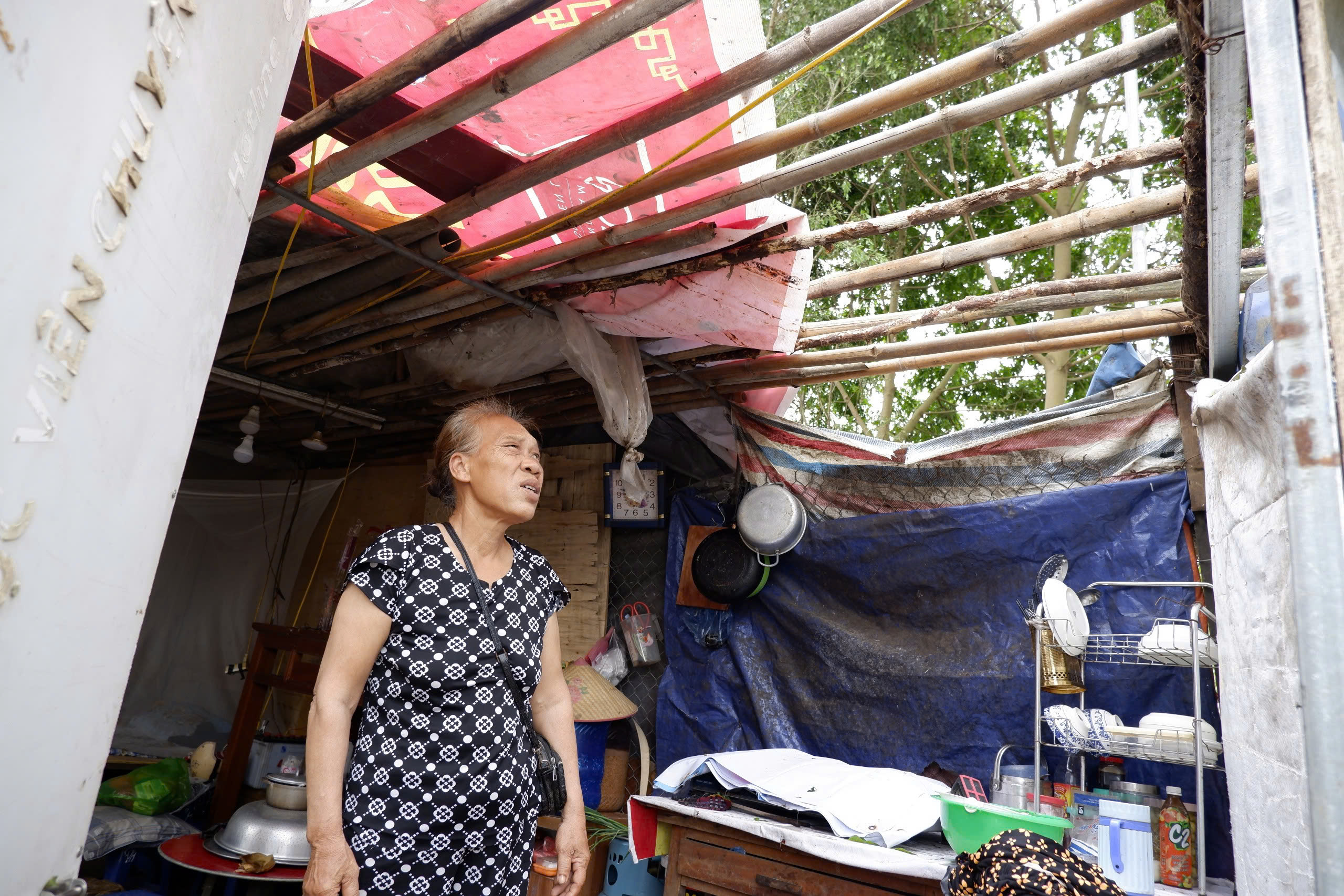 Xóm Phao ven sông Hồng tan hoang sau bão, người dân bất lực vì nước sông Hồng dâng cao  - Ảnh 3.