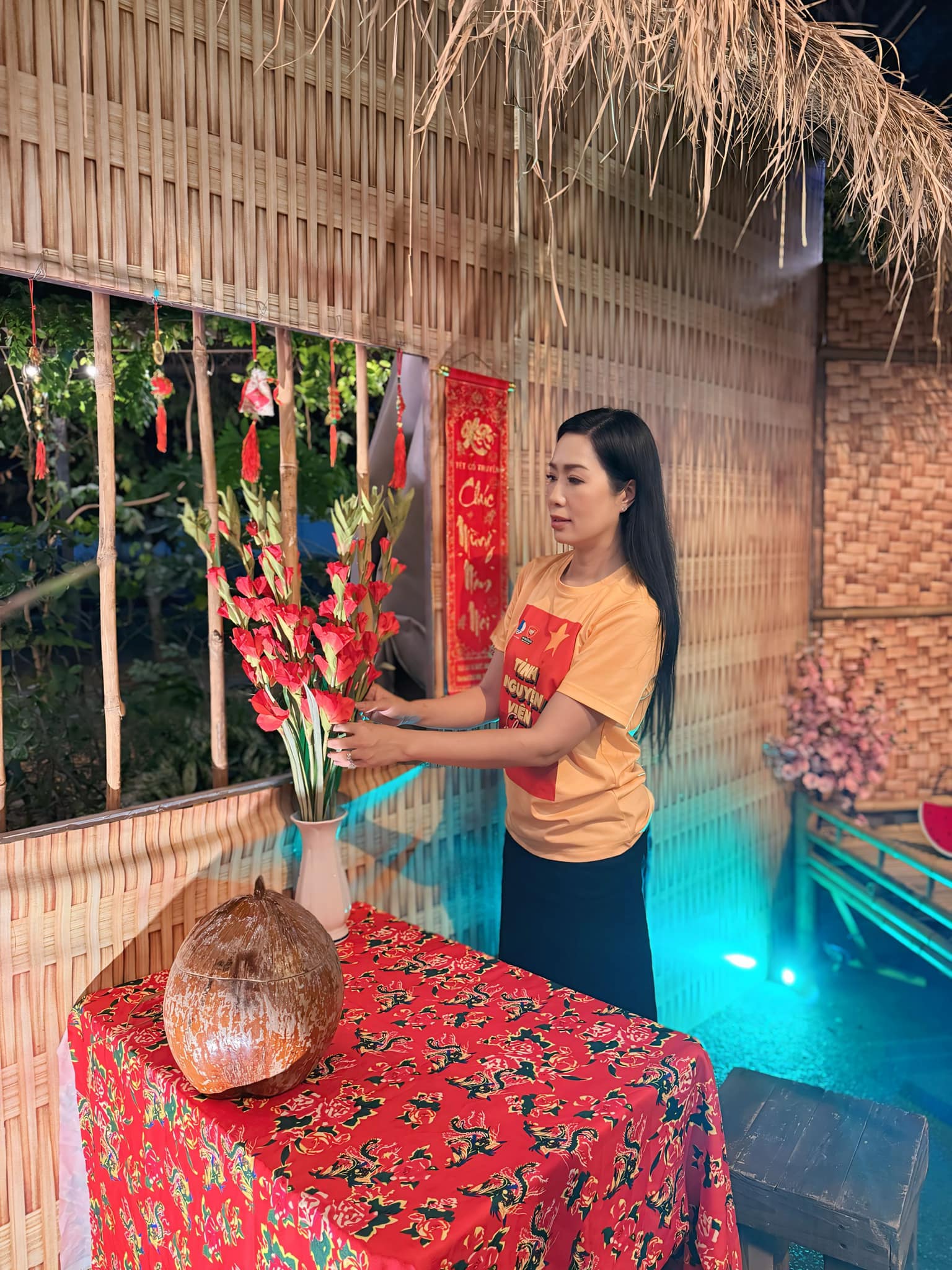 Á hậu duy nhất nhận danh hiệu Nghệ sĩ Nhân dân, Tăng Thanh Hà trang trí nhà tiền tỷ đón Tết 2025- Ảnh 9.
