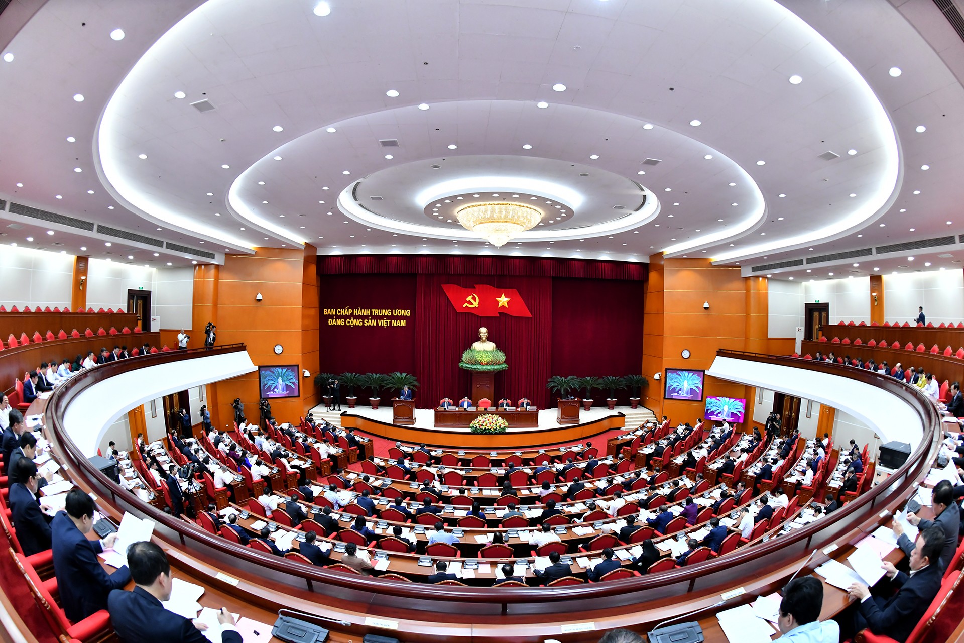 Sự đột phá trong lãnh đạo của Đảng từ sắp xếp, tinh gọn bộ máy- Ảnh 5.