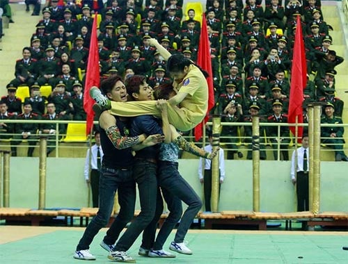 1458183559-canh-sat-4.jpg