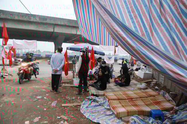 anh: dan ngo 168 kim giang ra duong an ngu de doi lai loi di bi bit hinh anh 7