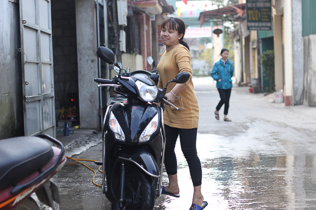 rua xe o que ngay tet: mot ngay cong bang vai ta thoc hinh anh 4