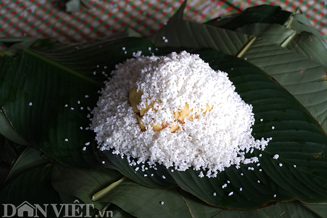 anh: lang goi banh chung lon nhat ha noi tat bat vao vu tet hinh anh 4