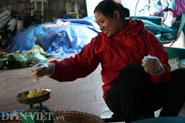 anh: lang goi banh chung lon nhat ha noi tat bat vao vu tet hinh anh 6