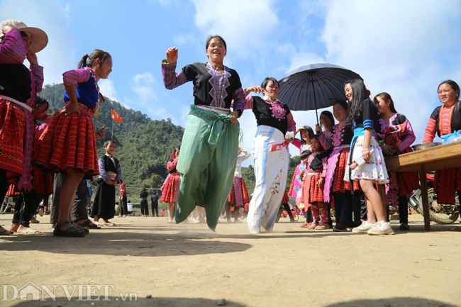 anh: len moc chau don tet co truyen cung nguoi mong hinh anh 5
