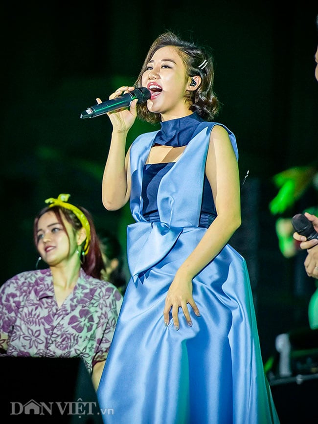 ảnh: hoa hau h’hen nie tat den van dep rang ro trong gio trai dat hinh anh 8