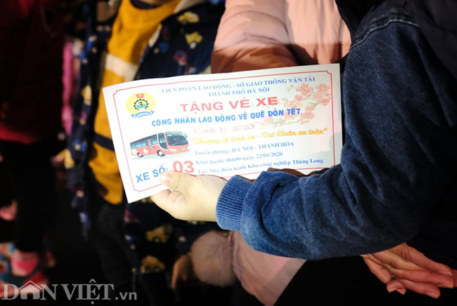 gan 2.000 cong nhan o ha noi len chuyen xe tinh nghia ve que an tet hinh anh 9