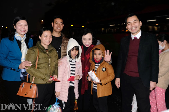 gan 2.000 cong nhan o ha noi len chuyen xe tinh nghia ve que an tet hinh anh 10