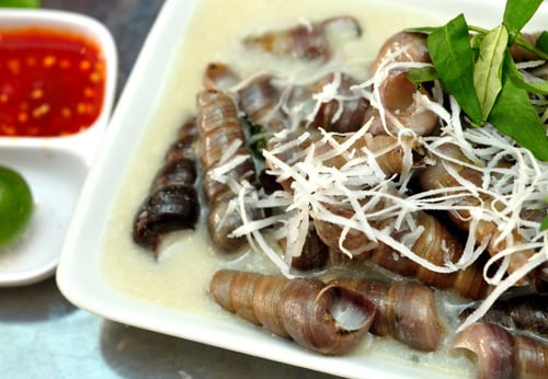 Các quán ốc Sài Gòn ngon trên đất Hà Thành 9