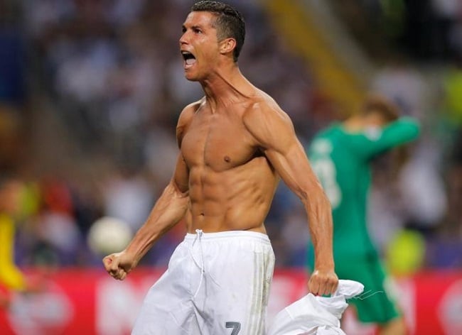 so ke bo phan hinh the dep nhat cua cr7 va robert lewandowski hinh anh 2
