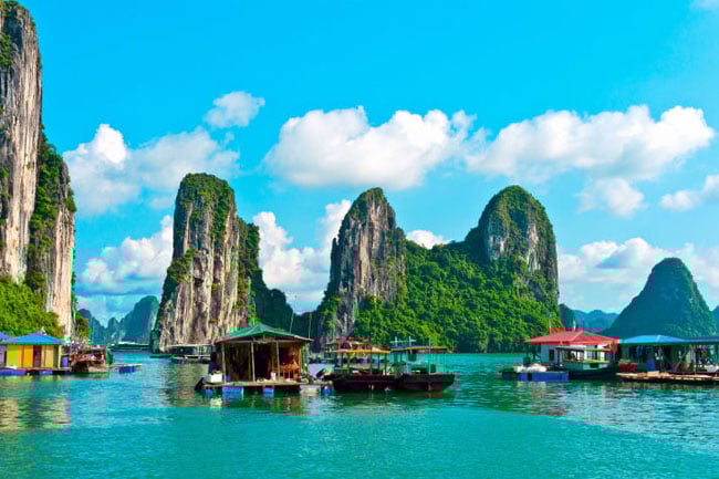 ha long lot top 22 thanh pho co phong canh dep nhat tren the gioi hinh anh 1
