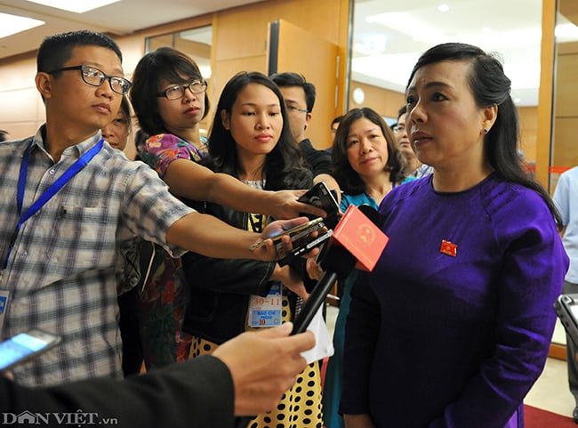 anh: phong vien tac nghiep dau chi cay 