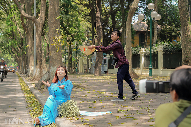 anh: mua la sau nhuom vang tren con duong lang man nhat ha noi hinh anh 9
