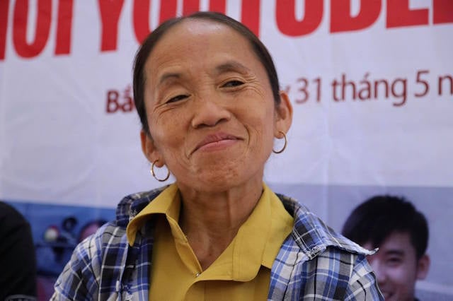 Ba-Tan-Vlog-moi-bua-an-5-bat-com-ma-khong-beo-duoc-chi-nang-32kg-ba-tan-vlog--1559276642-width640height426.jpg