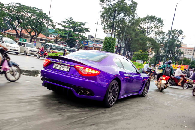 maserati granturismo mau tim “cuc doc”, bien dep tro lai sai gon hinh anh 2
