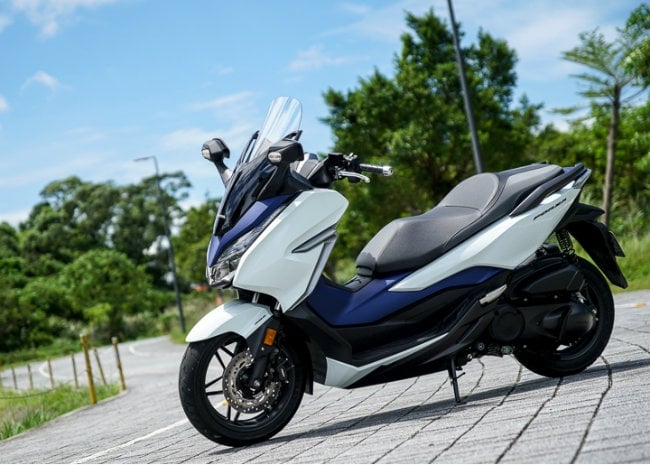 can canh xe ga 2018 honda nss300 khien canh may rau khao khat hinh anh 1