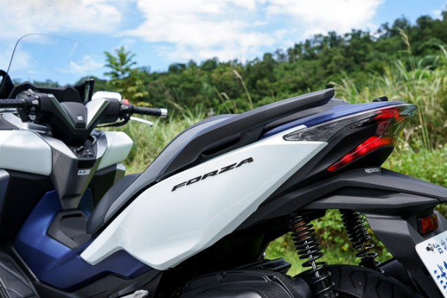 can canh xe ga 2018 honda nss300 khien canh may rau khao khat hinh anh 13