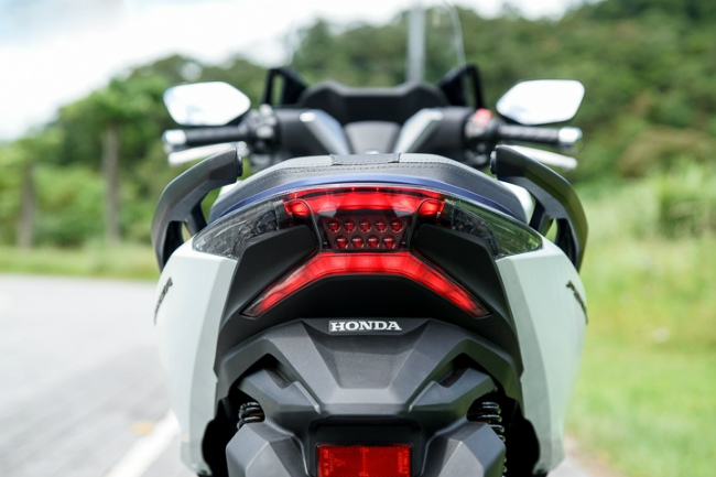 can canh xe ga 2018 honda nss300 khien canh may rau khao khat hinh anh 15