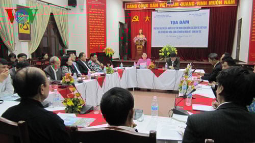 Đại biểu tham dự Tọa đàm.