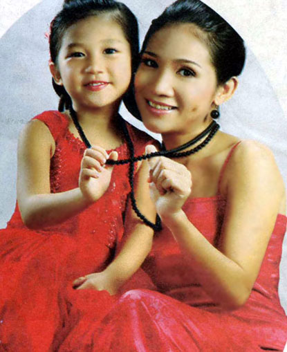 Cát Tường đã li dị chồng và hiện tại đang sống cùng con gái