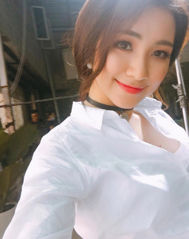 hoa minzy ngay cang tu tin khoe nguc dep sau 2 nam vao showbiz hinh anh 3