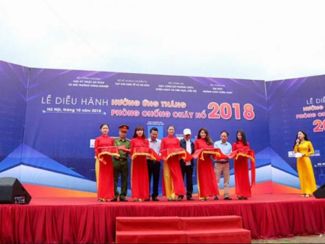 Hàng trăm bạn trẻ đạp xe diễu hành Tháng phòng chống cháy nổ 2018