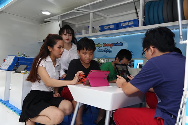 kham pha thu vien luu dong cua samsung voi loat thiet bi giao duc stem hinh anh 9