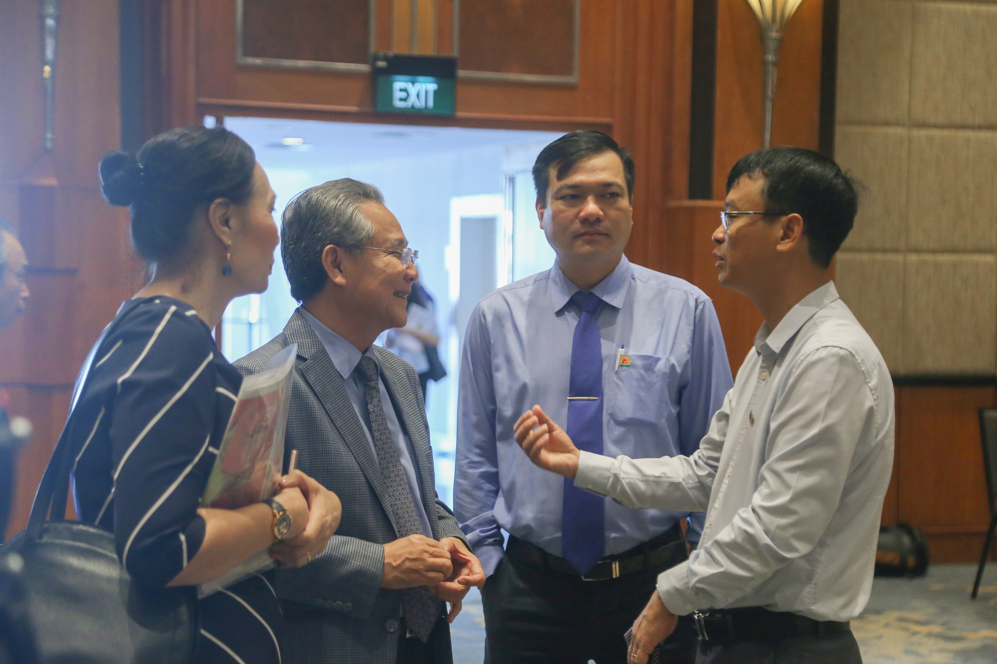 dien dan nong dan quoc gia lan 4: 