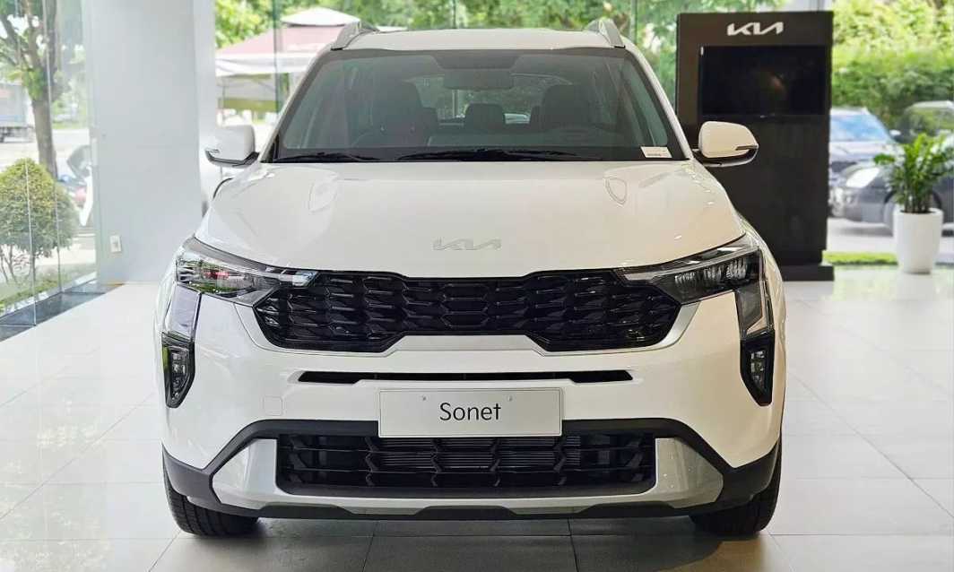 Giá xe KIA Sonet lăn bánh tháng 7/2024: Kích cầu đấu VinFast VF5