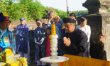 Chủ tịch TT-Huế mặc áo dài khăn đóng dâng hương tri ân ông tổ áo dài Việt Nam 