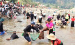 Độc đáo màn quăng chài bắt cá, đơm cúc áo cóm, múa hát cùng trống chiêng tại lễ hội Then Kin Pang