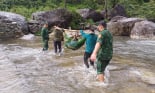 Bộ đội Biên phòng Lai Châu kịp thời cứu người đàn ông dân tộc Dao bị rơi xuống vực trong rừng