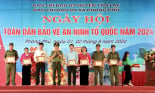 Bộ trưởng Bộ Công an Lương Tam Quang dự ngày hội Toàn dân bảo vệ an ninh Tổ quốc tại Hòa Bình
