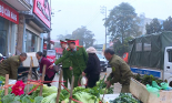Công an Sơn La 'gõ từng nhà' tuyên truyền xử lý vi phạm lấn chiếm vỉa hè, lòng đường dịp Tết