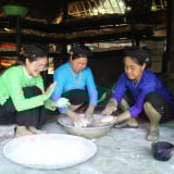 Nghề làm men lá từ cây dược liệu quý tạo việc làm, thu nhập quanh năm cho nông dân xã này ở Hà Giang