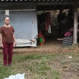 Khốn cùng cảnh vợ mắc bệnh vôi hóa não vẫn phải chăm chồng tâm thần