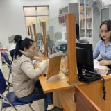 Công chức, viên chức nghỉ hưu trước tuổi khi bỏ cấp huyện, sáp nhập tỉnh được hưởng  những chế độ gì?