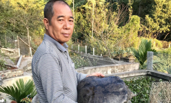 Tuyên Quang: Ông tỷ phú nông dân nuôi loài 'thủy quái' to bự, lưng đen bóng, thương lái cứ gạ mua