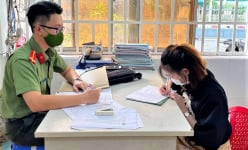 Bạn trai bị lập biên bản vi phạm, cô gái đăng bài xúc phạm công an