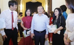 Phó Trưởng ban Thường trực Ban Tuyên giáo Trung ương Lại Xuân Môn dự chương trình đêm thơ-nhạc-kịch 'Hoa Cúc Xanh'