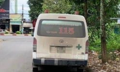 Vào bệnh viện trộm... xe cứu thương