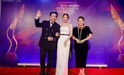 Trấn Thành, Lê Giang cùng Wren Evans xuất hiện nổi bật trên thảm đỏ 
