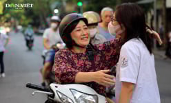 Ngày đầu thi tuyển sinh vào 10: Phụ huynh lo lắng, hồi hộp vì tỷ lệ 'chọi' cao