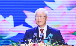 'Tình nghĩa Việt - Lào sáng hơn trăng rằm, thơm hơn đóa hoa nào thơm nhất'