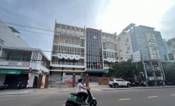 Cận cảnh trụ sở cũ Cục Thuế Bình Định trên 'đất vàng' bỏ hoang giữa trung tâm Quy Nhơn